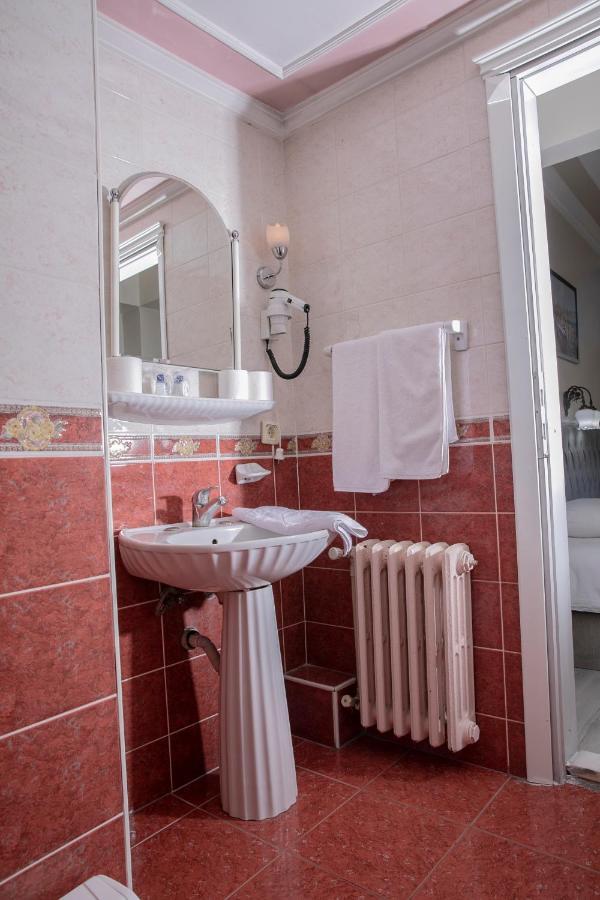 Hali Hotel อิสตันบูล ภายนอก รูปภาพ